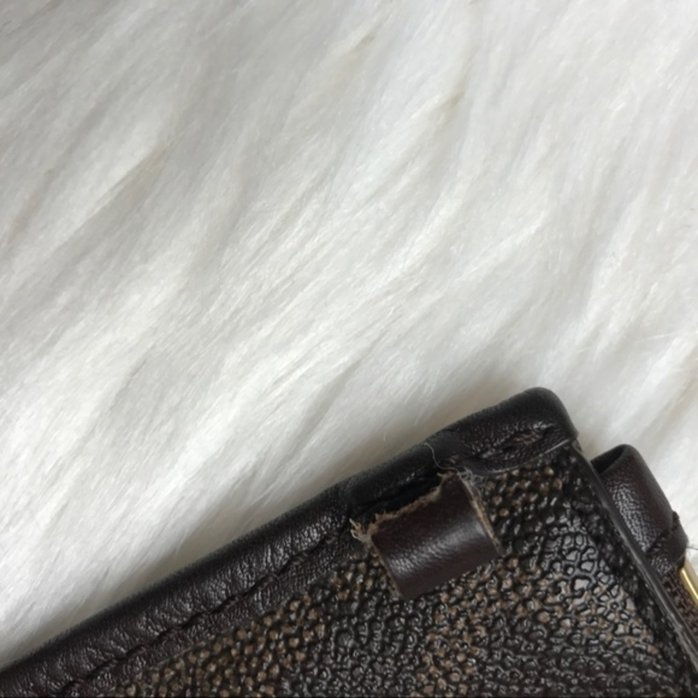 𝅺michael Kors XL Zip Brown Monogram Clutch - Picture 6 of 8